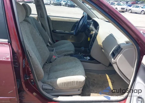 2001 Hyundai Elantra Gls z USA, uszkodzony, nr VIN KMHDN45D31U109774